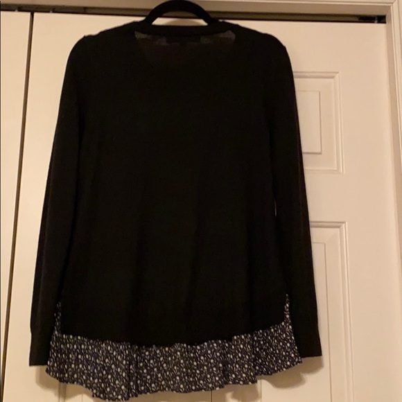 Light Sweater with bottom detail - Picture 8 of 9